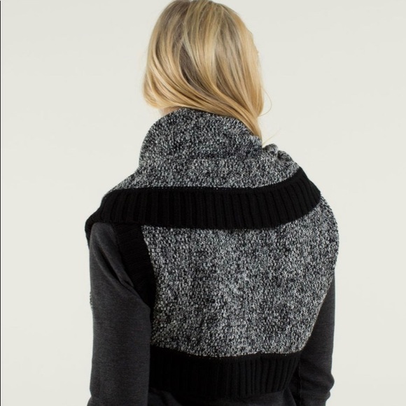 Lululemon Cozy Yogi Infinity Scarf - Picture 3 of 5